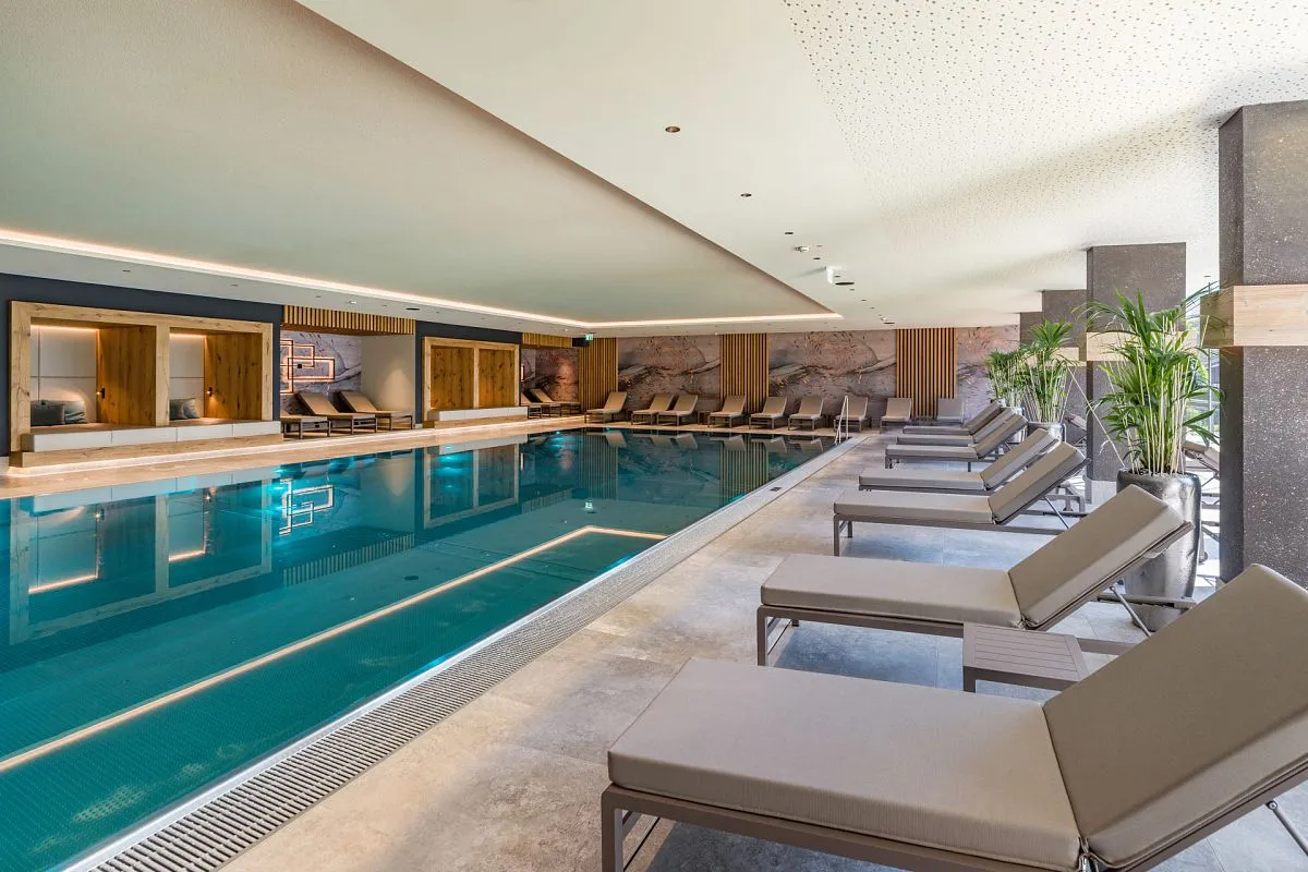 Schwimmbad im Wellnessbereich des Hotels Sonne in Kirchberg