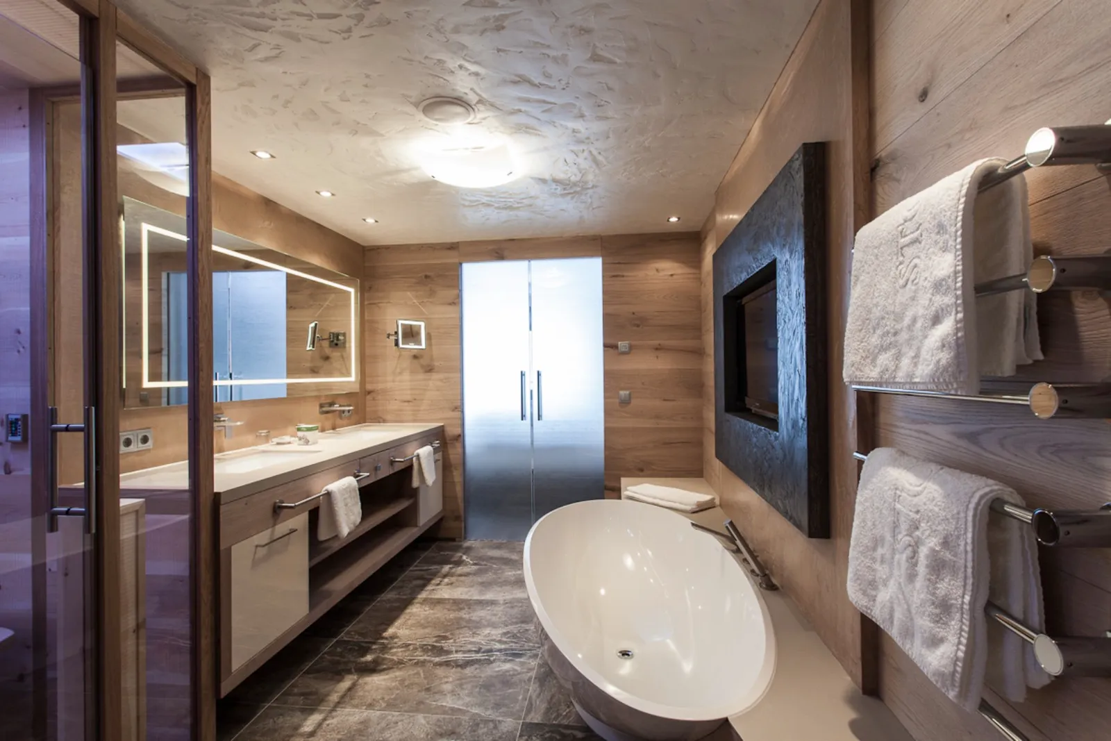 Hotelbad im Stock Resort im Zillertal